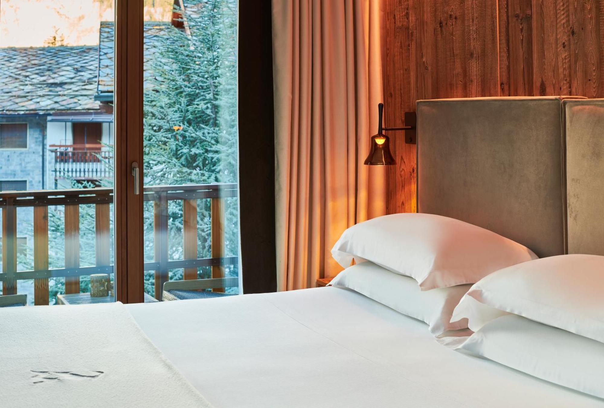 Le Massif Hotel & Lodge Courmayeur The Leading Hotels Of The World 外观 照片